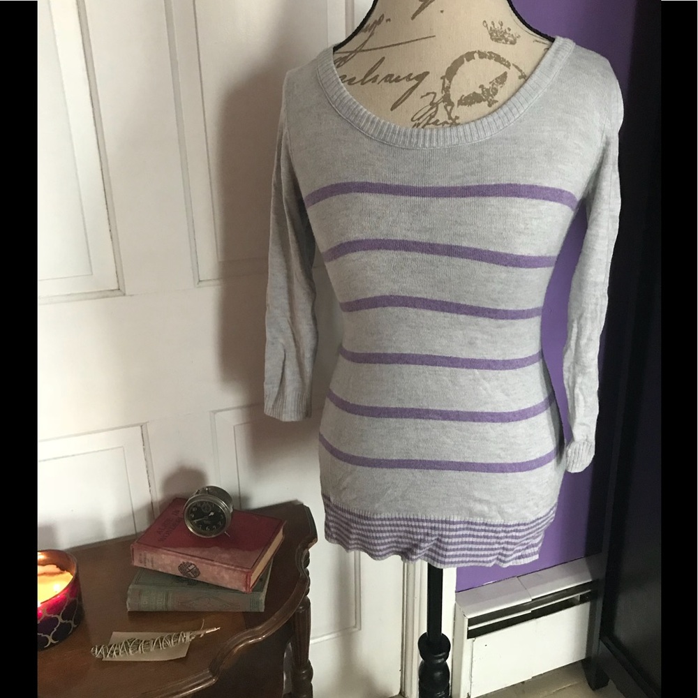 Gap sweater